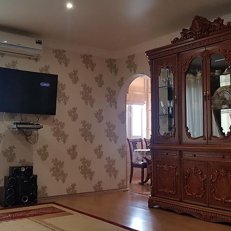 Люкс Апартаменты Центр Sukhumi Ngoại thất bức ảnh